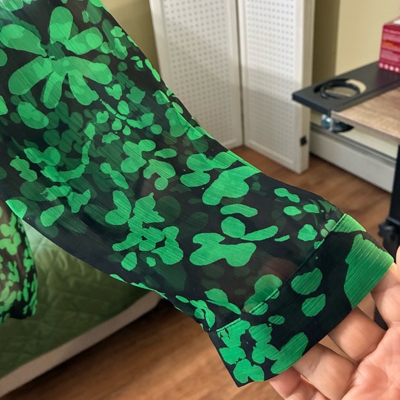 French Connection Black and Green Floral Blouse - Picture 4 of 5